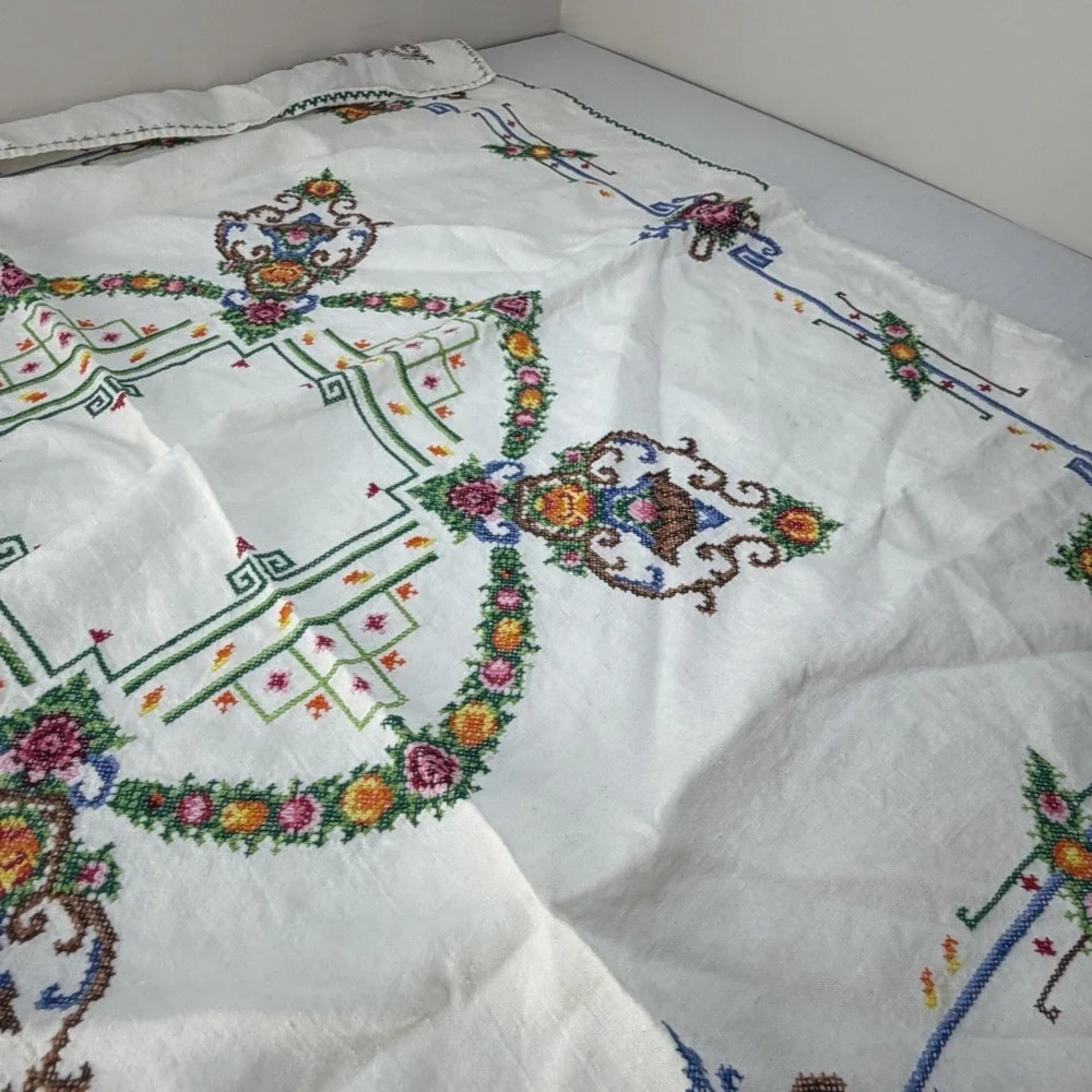 Beautiful Handmade Vintage Cross Stitch Tablecloth Handmade 31
